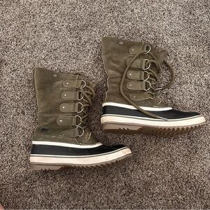 Sorel Joan of Arctic Boots Women’s 8 Green Suede Faux Fur Waterproof Winter